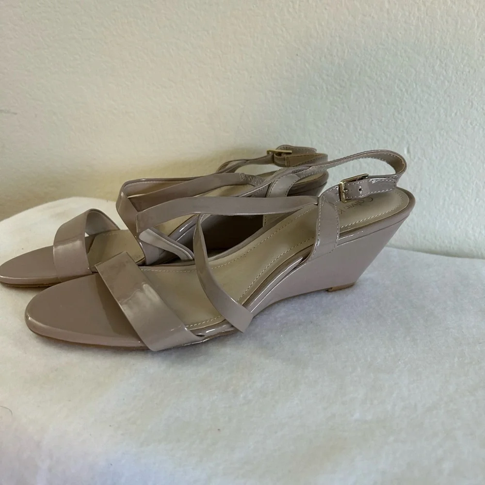 New Calvin Klein Tahan Wedge Sandal Size 9.5